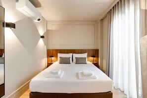 Room - AVUS M Studio w/ AC | Downtown | DA’Home #102 (Porto)