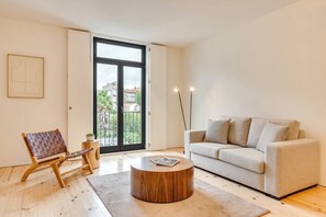 TV - Alma da Casa by DA'Home #4D (Porto)