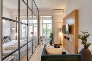 1 habitación, tabla de planchar con plancha, wifi y ropa de cama 