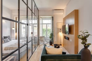 1 habitación, tabla de planchar con plancha, wifi y ropa de cama