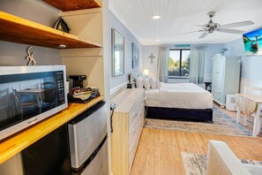 WiFi, bed sheets - Tranquil 3rd Flr Resort View King Room (Pawleys Island)