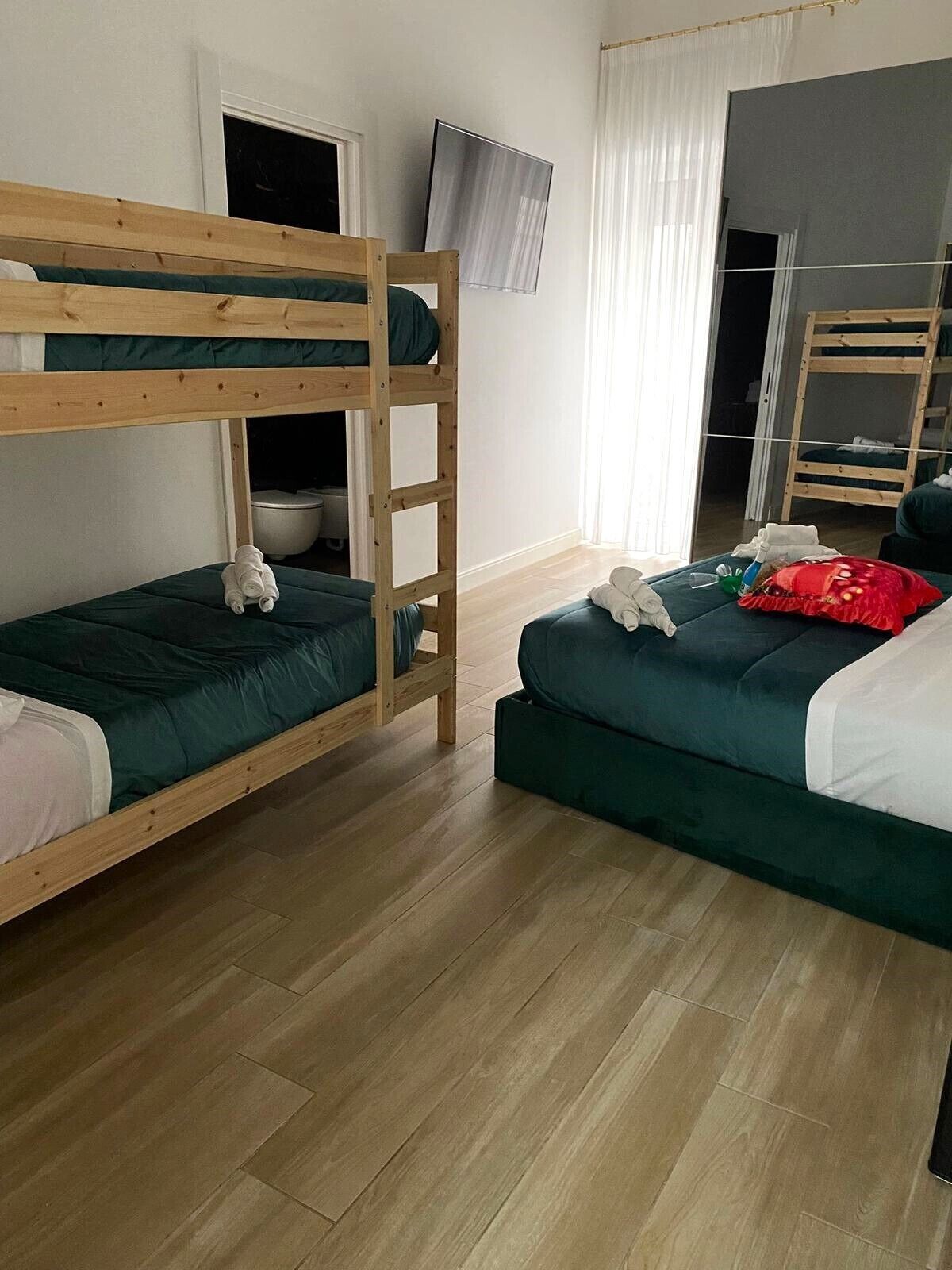 1 chambre, lit parapluie, Wi-Fi, draps fournis