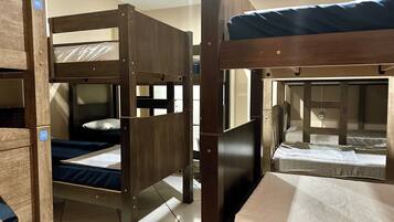 Dortoir Partagé, femmes uniquement, non-fumeurs | Wi-Fi gratuit, draps fournis