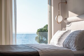Deluxe Suite, Sea View | Desk, laptop workspace, free cribs/infant beds, free WiFi - Oniro Boutique Hotel (Sithonia)