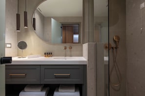 Executive-Doppelzimmer, Poolblick | Badezimmer | Handtücher