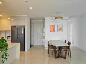 Apartment, 2 Bedrooms, City View