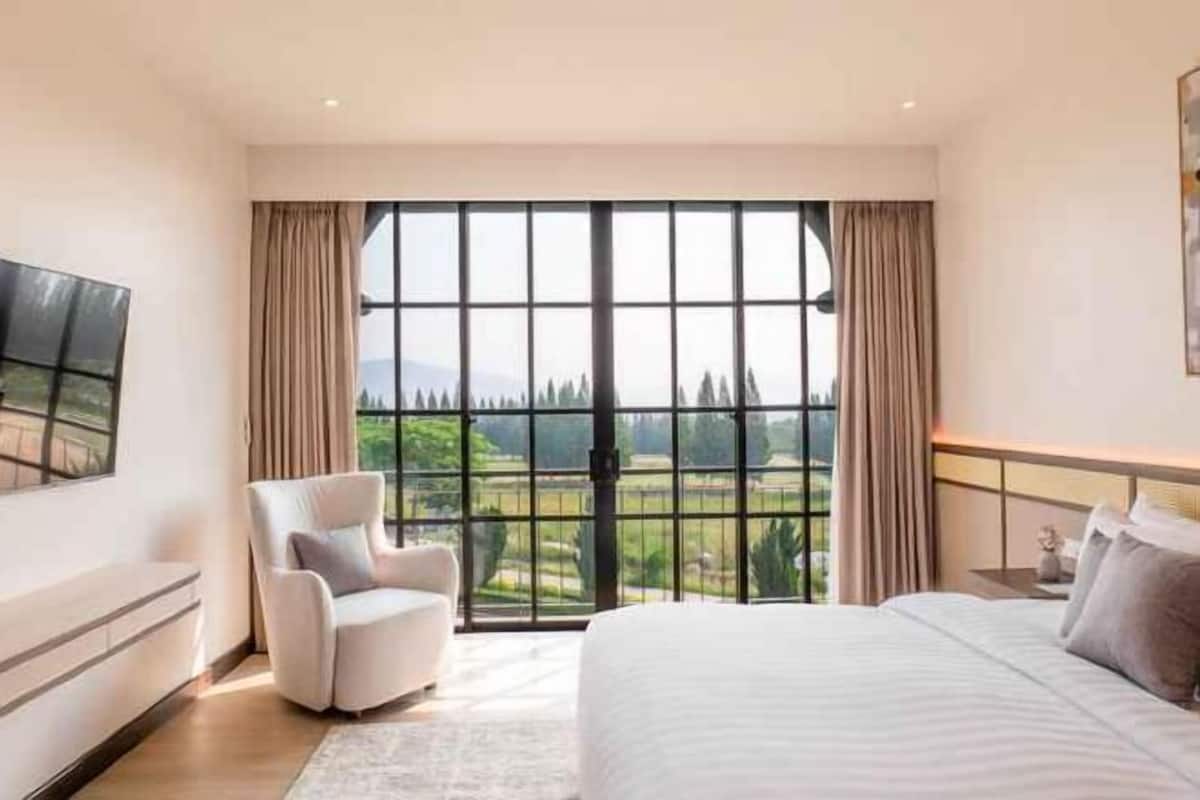 1 bedroom, in-room safe, desk, free WiFi
