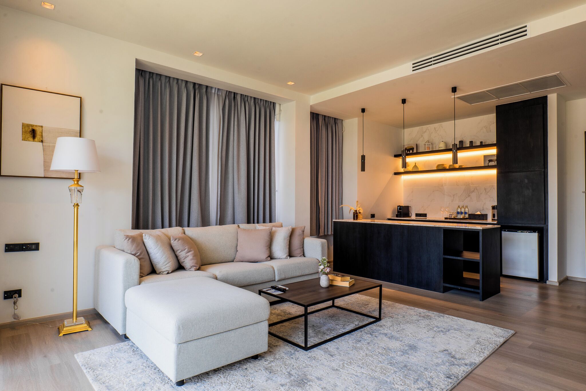 Habitación | Área de sala de estar | Televisión de pantalla plana, Netflix y servicios de streaming 