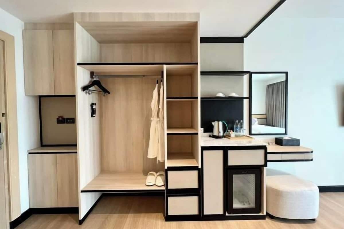 1 camera, una cassaforte in camera, una scrivania, Wi-Fi gratuito