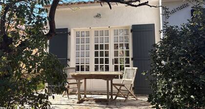 House for 6 near the forest, terrace, pets allowed