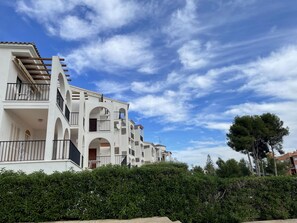 Exterior - Cozy 1-Bed Apartment with Pool near Sierra de Irta, Peñíscola (Peñíscola)