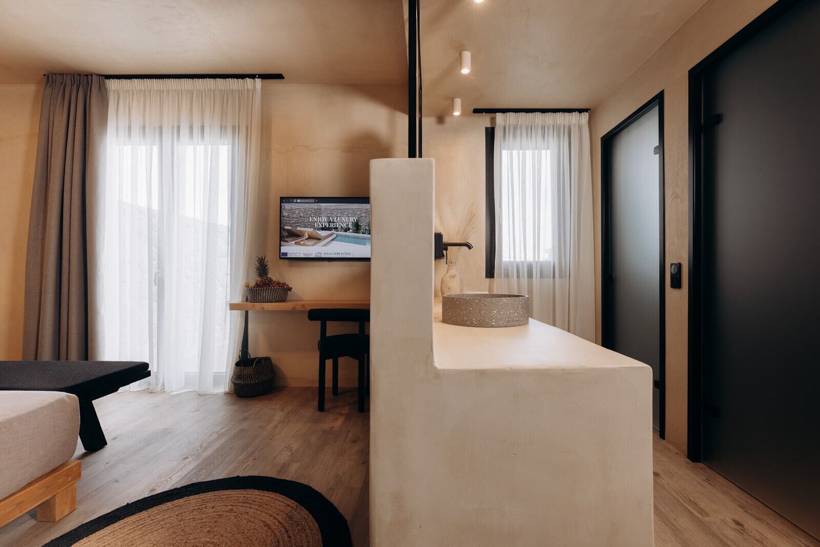 Suite | 1 dormitorio, caja fuerte, escritorio y sistema de insonorización