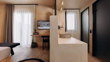 Suite | 1 dormitorio, caja fuerte, escritorio y sistema de insonorización