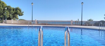 Beachside Apartment with Pool in Peníscola – 2 Bedrooms, Pet-Friendly