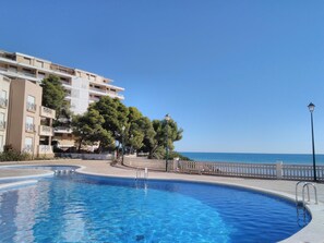 Pool - Beachside Apartment with Pool in Peníscola – 2 Bedrooms, Pet-Friendly (Peñíscola)