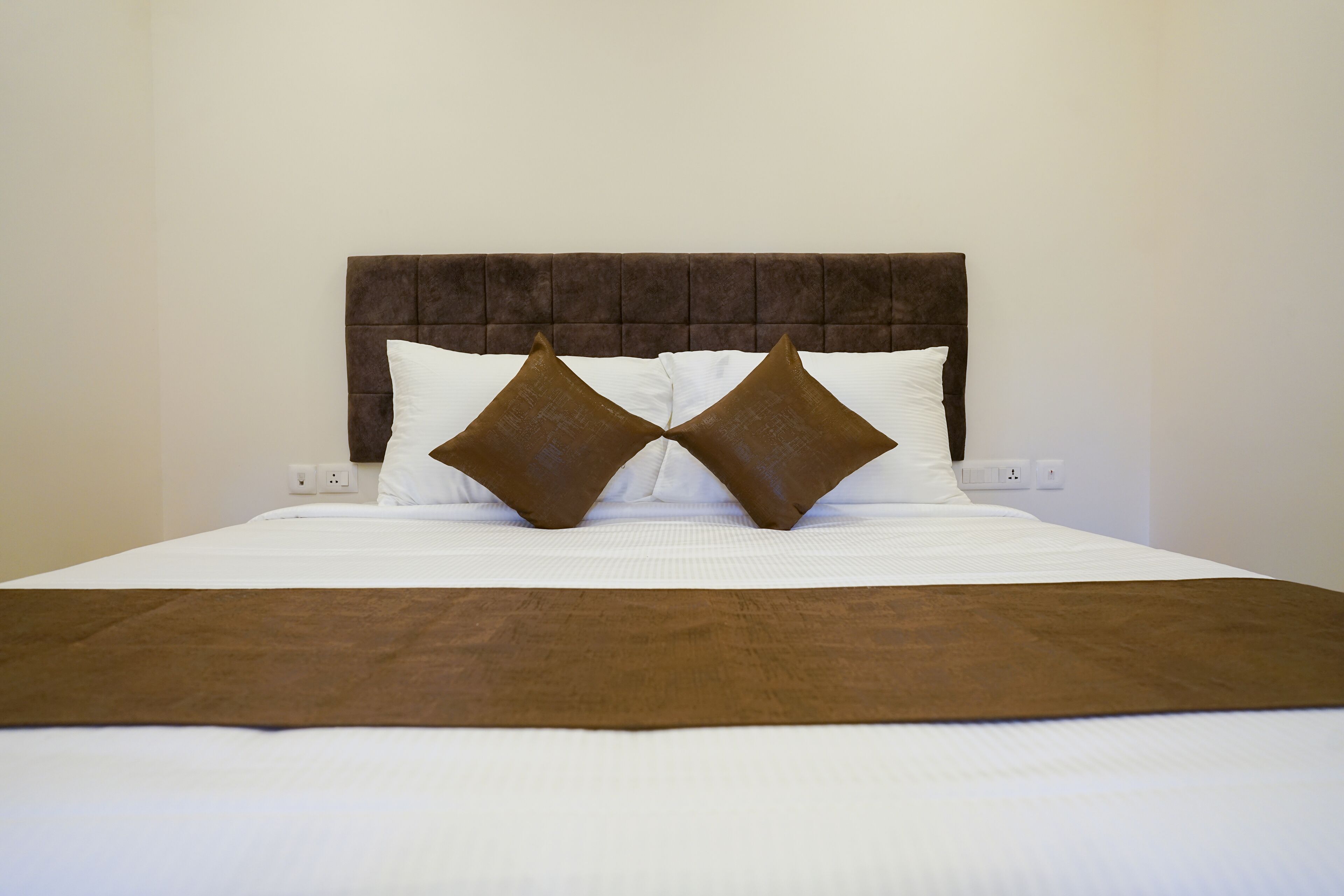 Deluxe Room | Premium bedding, minibar, in-room safe, desk
