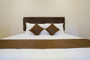 Deluxe Room | Premium bedding, minibar, in-room safe, desk - Grand Plaza Inn (Tirur)