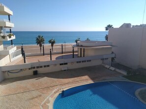 Pool - Beachside Apartment with Pool, 2 Bedrooms & Pets Allowed – 50m from Playa Norte, Peñíscola (Peñíscola)
