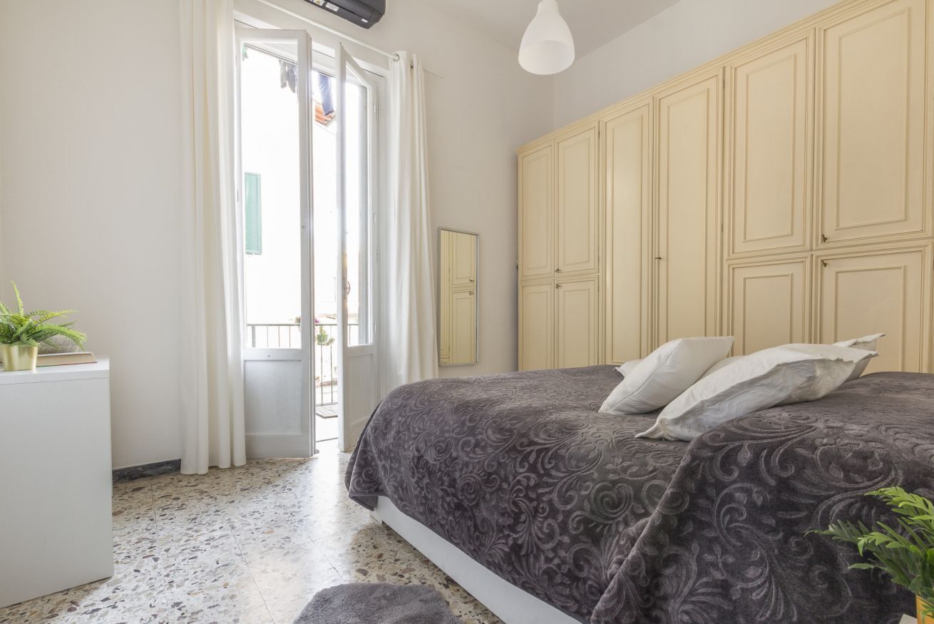 1 bedroom, desk, iron/ironing board, WiFi