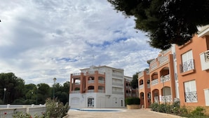Unclassified image, 3 of 25, button - Cozy 2-Bedroom Apartment with Pool, 50m from Beach in Peníscola (Peñíscola)