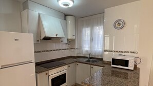 Unclassified image, 2 of 25, button - Cozy 2-Bedroom Apartment with Pool, 50m from Beach in Peníscola (Peñíscola)