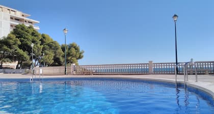 Cozy 2-Bedroom Apartment with Pool, 50m from Beach in Peníscola