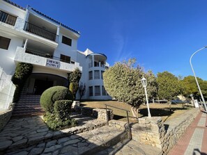 Exterior - Cozy 1-Bed Apartment at Alpen1 Font Nova Font Sol Patios I, Peñíscola - Perfect for 4 Guests (Peñíscola)