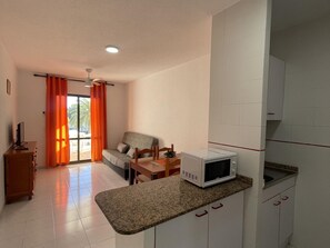 Interior - Cozy 1-Bed Apartment at Alpen1 Font Nova Font Sol Patios I, Peñíscola - Perfect for 4 Guests (Peñíscola)