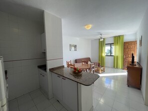 Interior - Cozy 1-Bed Apartment at Alpen1 Font Nova Font Sol Patios I, Peñíscola - Perfect for 4 Guests (Peñíscola)