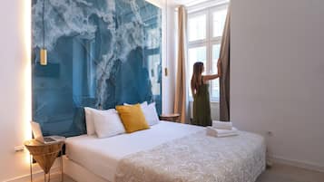 Deluxe Studio, Jetted Tub, City View | 1 bedroom, premium bedding, down comforters, minibar