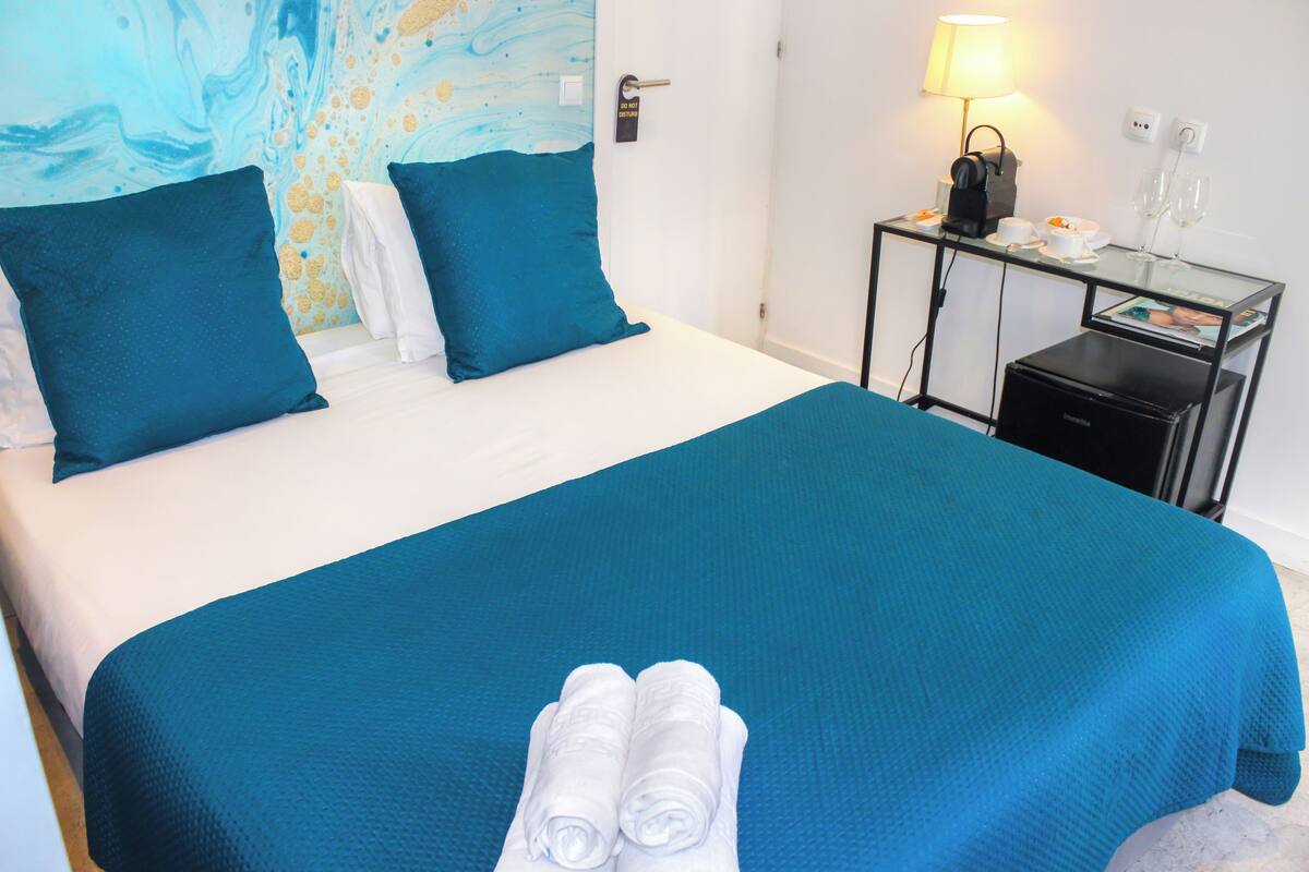 Suite – city | Sengetøy av topp kvalitet, dundyner, minibar og blendingsgardiner