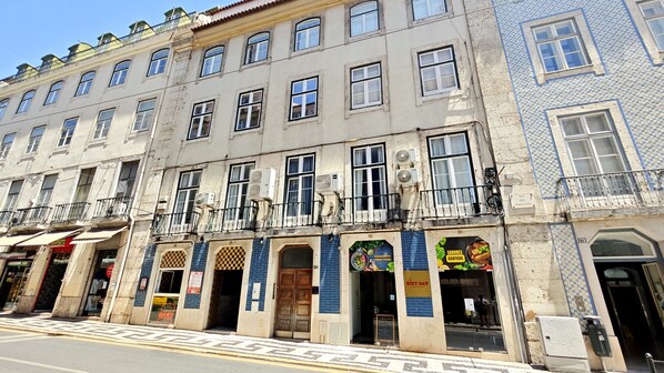 Front of property - Lisbon Studios (Lisbon)