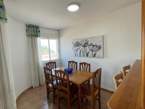 Dining - 2-bedroom apartment, pool, air conditioning, pets allowed in Peniscola (Peñíscola)