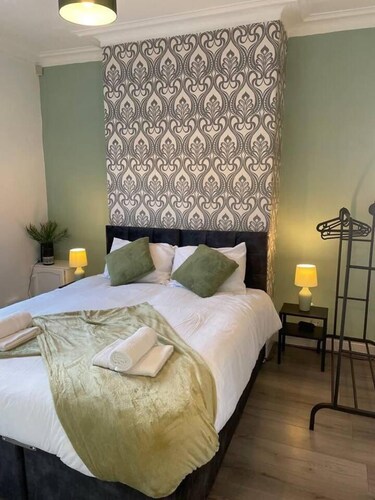 Cosy 2 bed Home Away From Home Near City Centre