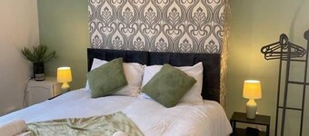 Cosy 2 bed Home Away From Home Near City Centre