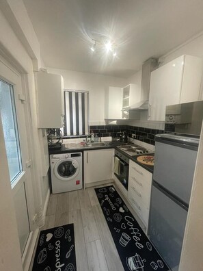 Casa | Cozinha privada | Geladeira, micro-ondas, fogão, cooktop