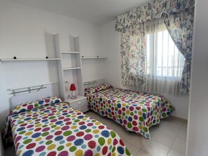 2 bedrooms - Seaside Apartment, AC, 2 Bedrooms, Pool Access, Pet-Friendly (Peñíscola)