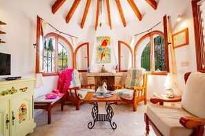 TV - SAONA VILLAS (OL MIC): villa for 4 people, private swimming pool, 2.5 km sea (Calpe)