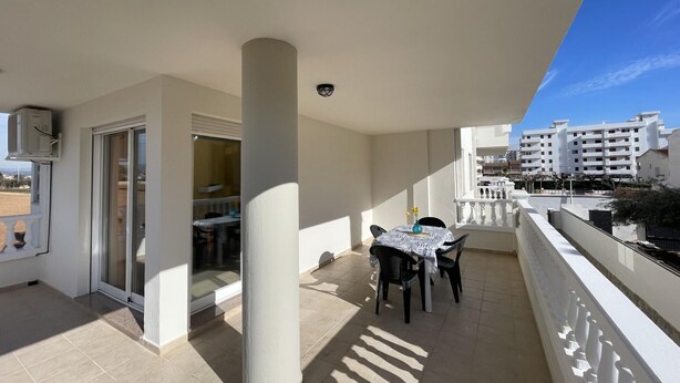 Outdoor dining - Cozy 2-Bed Apartment, 150m from Beach, Pool, Parking, Peníscola (Peñíscola)