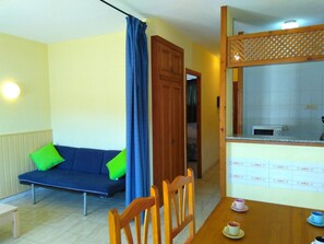 Living area - Bungalows in Peñíscola, 150m to the beach, pets allowed (Peñíscola)