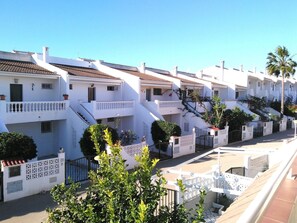 Property grounds - Bungalows in Peñíscola, 150m to the beach, pets allowed (Peñíscola)