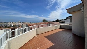 Property grounds - Duplex with Pool & Parking, 2 Bedrooms, Pet-Friendly, Near Beach - Peñíscola (Peñíscola)