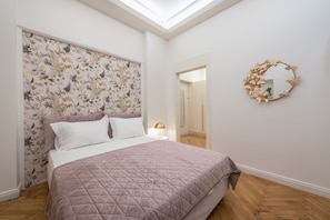 3 slaapkamers, een strijkplank/strijkijzer, gratis wifi, beddengoed