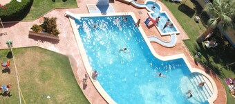 Beachfront Apartment in Alcoceber with Pool, Jacuzzi, and Garden