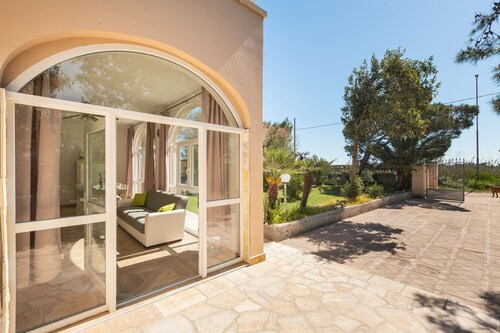 2317 Villa Rose by Barbarhouse