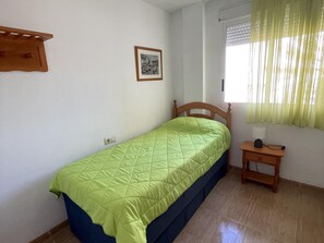 2 bedrooms, free WiFi - Cozy 2-Bedroom Apartment Near Voramar Beach with Pool, Tennis Court, and Parking in Peñíscola (Peñíscola)