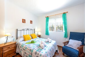 5 bedrooms, iron/ironing board, free WiFi, bed sheets