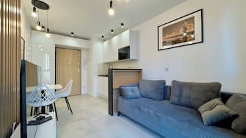 Comfort-Studiosuite, 1 Doppelbett und Schlafsofa, Nichtraucher | Allergikerbettwaren, individuell dekoriert, individuell eingerichtet