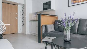 Comfort-Studiosuite, 1 Doppelbett und Schlafsofa, Nichtraucher | Allergikerbettwaren, individuell dekoriert, individuell eingerichtet