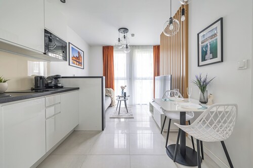 Aura 40 by Q4 Apartments